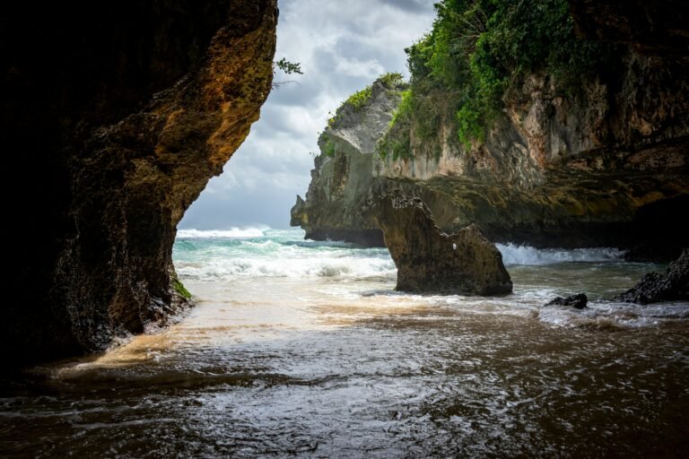 One Uluwatu Day. Two Very Different Budgets.